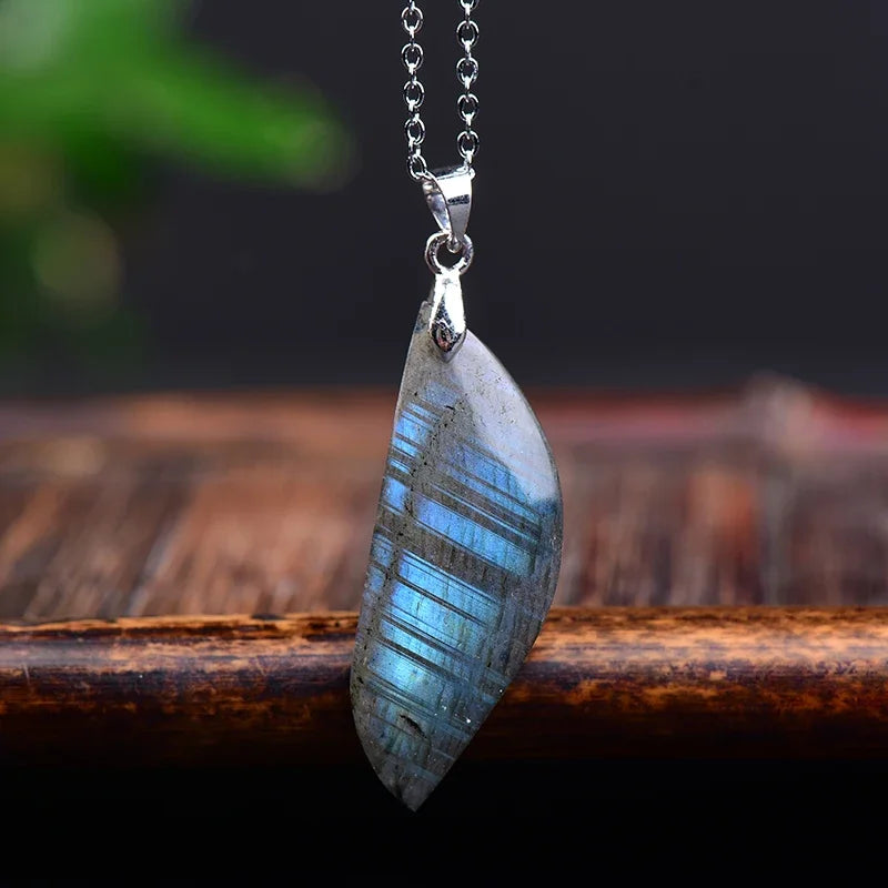 Labradorite Healing Energy Stone Pendant Unisex